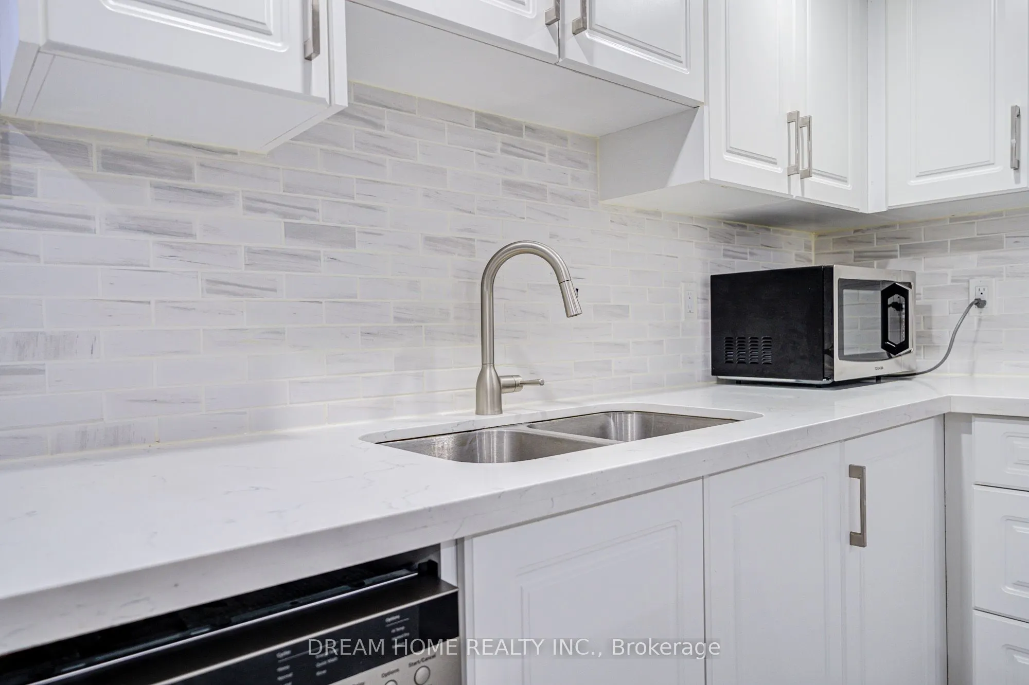 1323 Shamir Crescent, #Lower