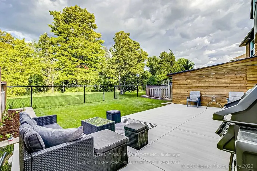 85 Summer Valley Drive
