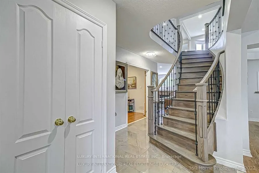85 Summer Valley Drive