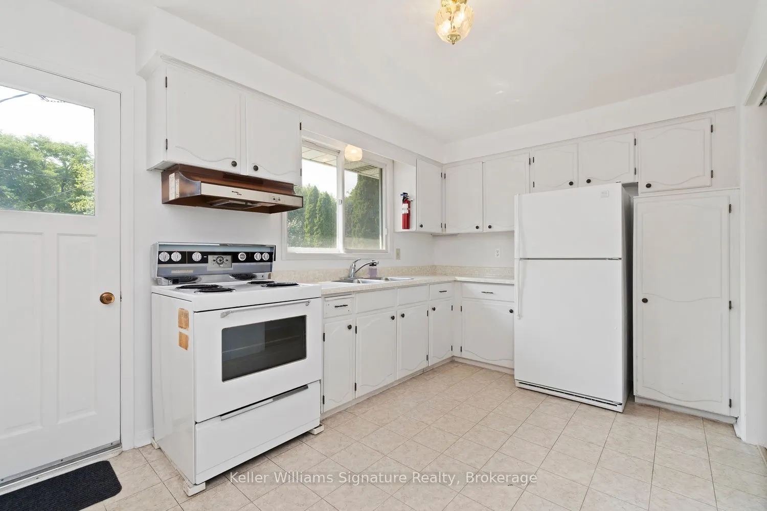612 Jennifer Crescent