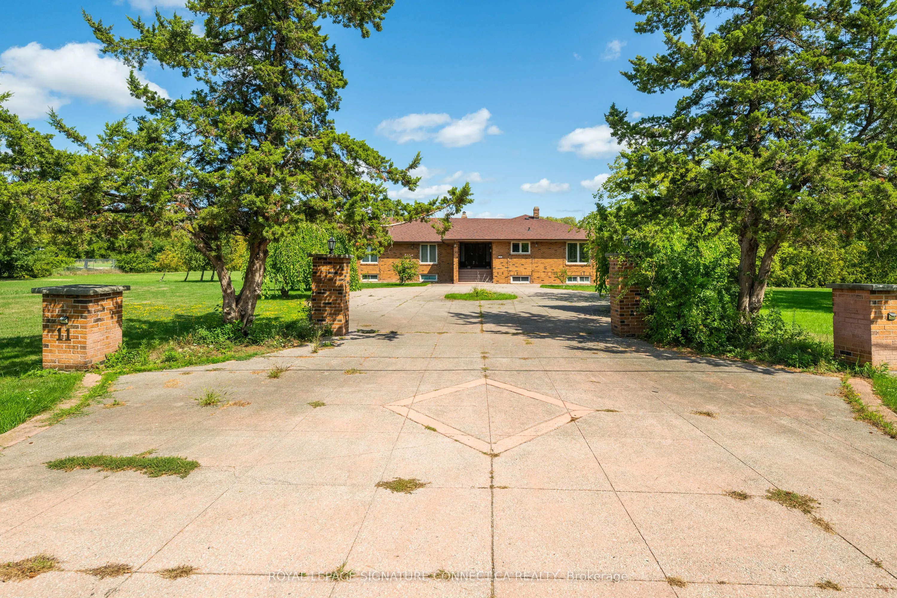 11 Julian Drive