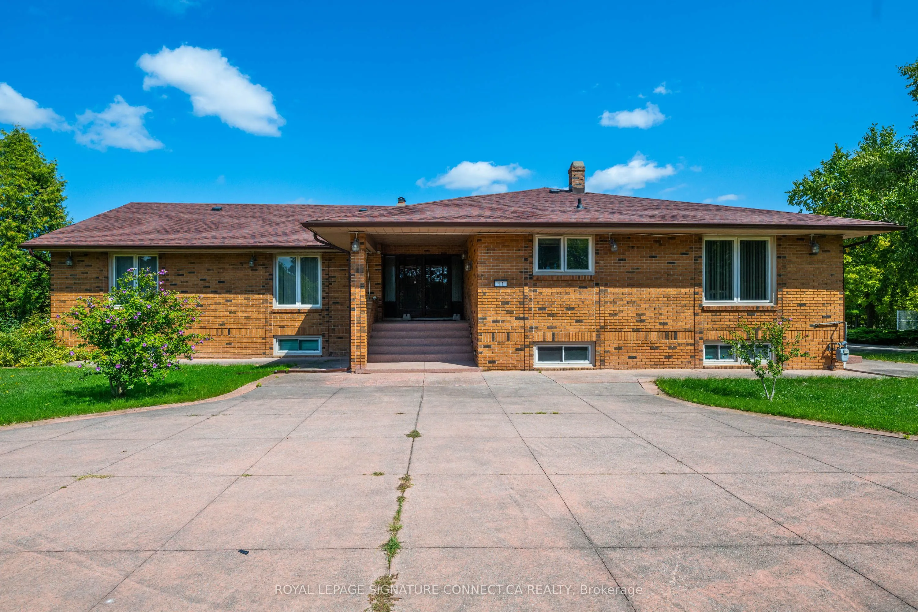 11 Julian Drive