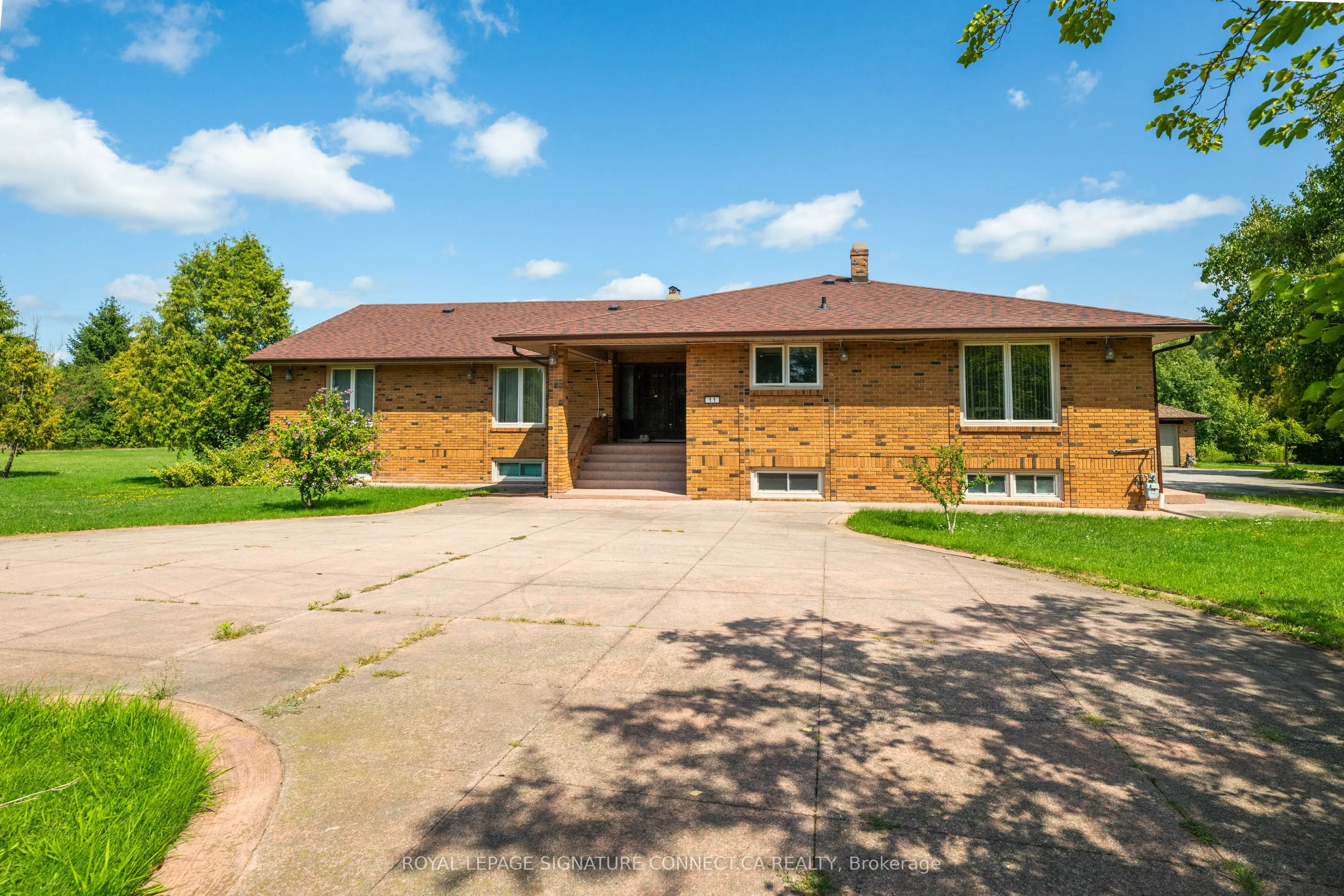 11 Julian Drive