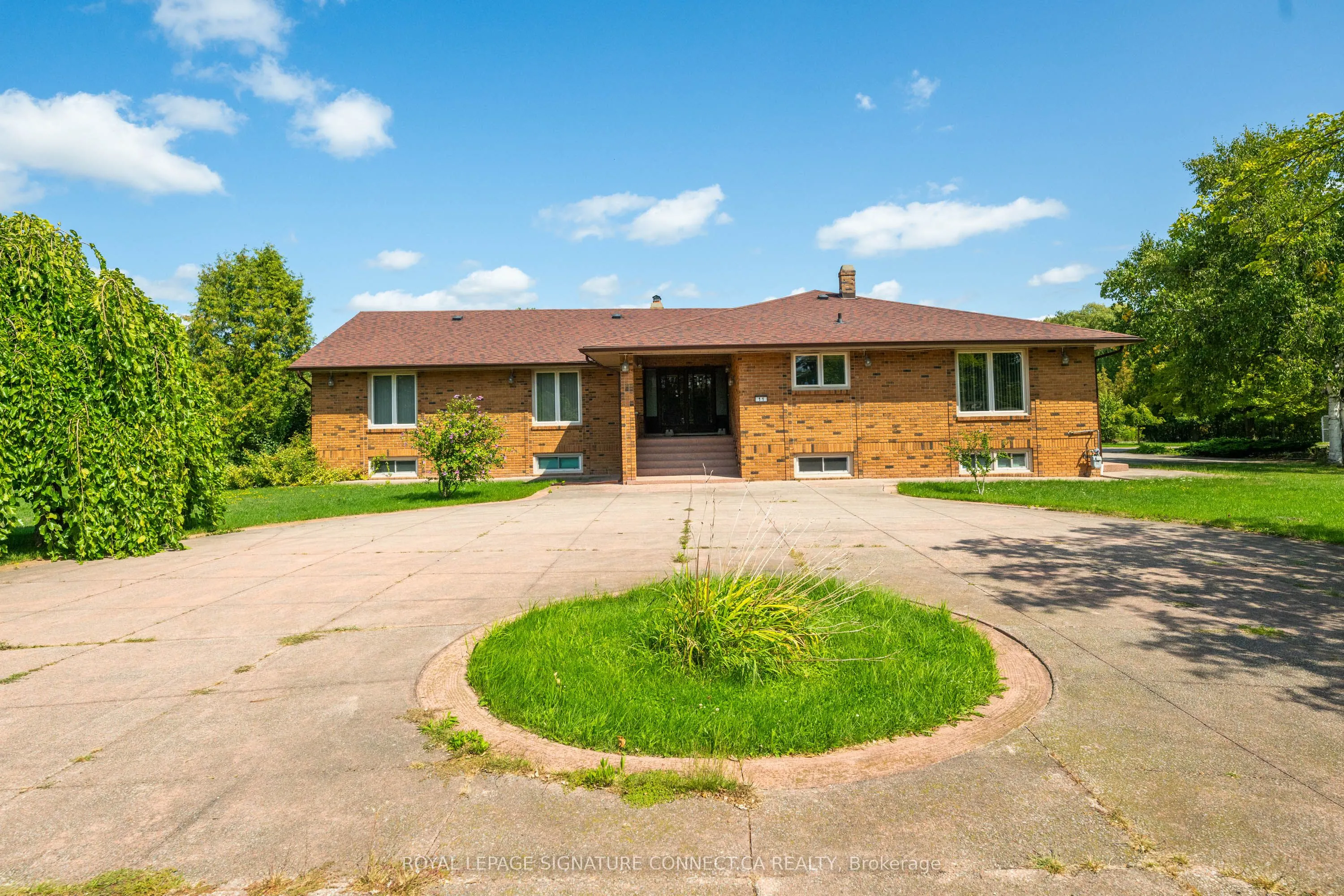 11 Julian Drive