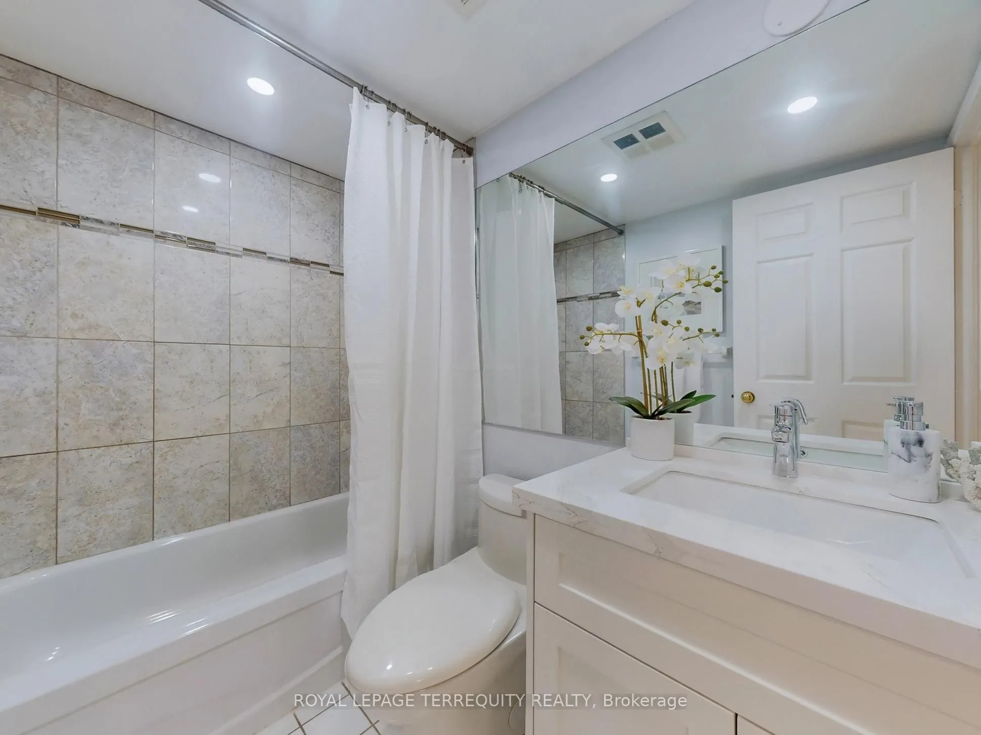 24 Hanover Road, #1709
