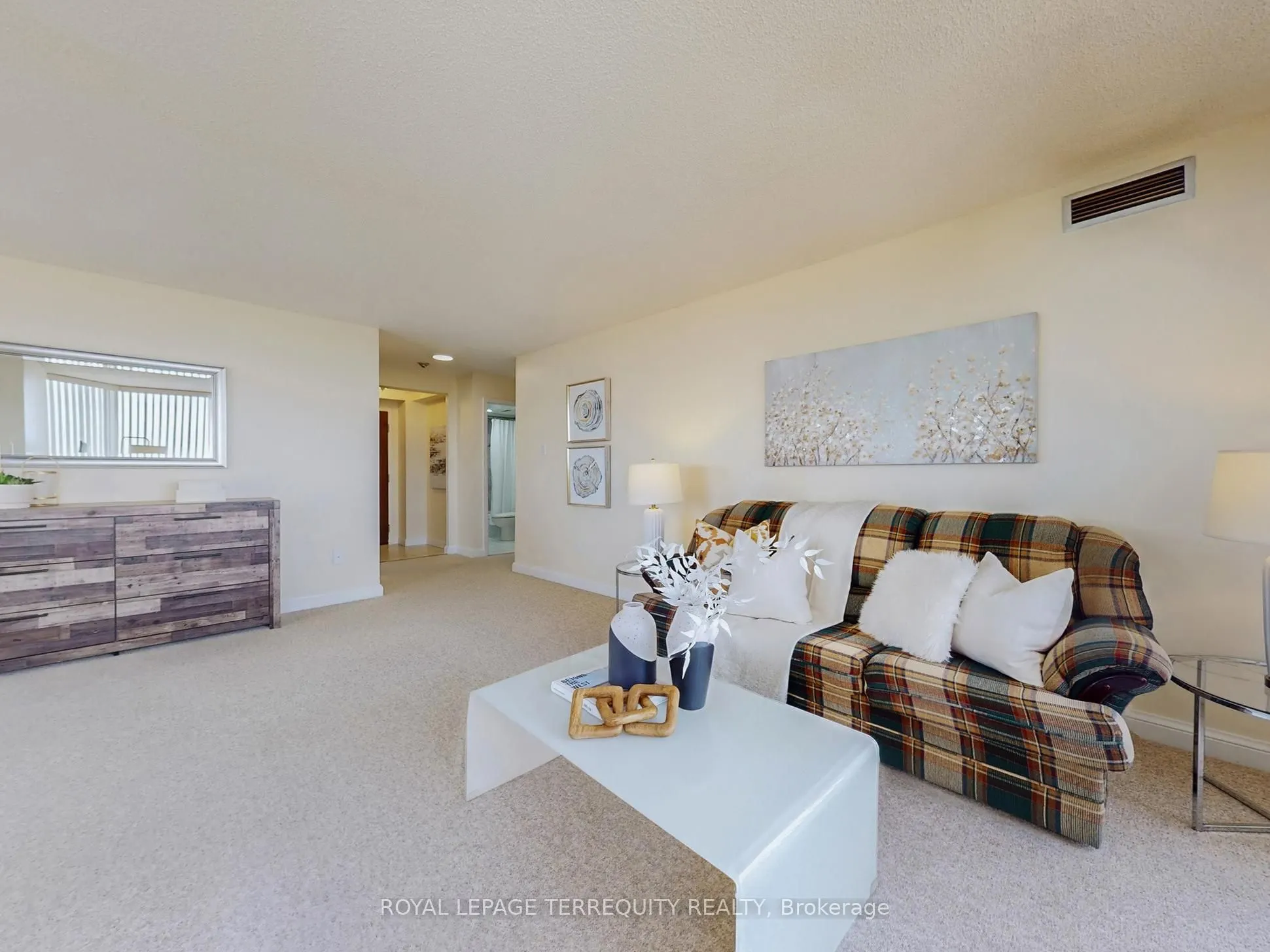 24 Hanover Road, #1709