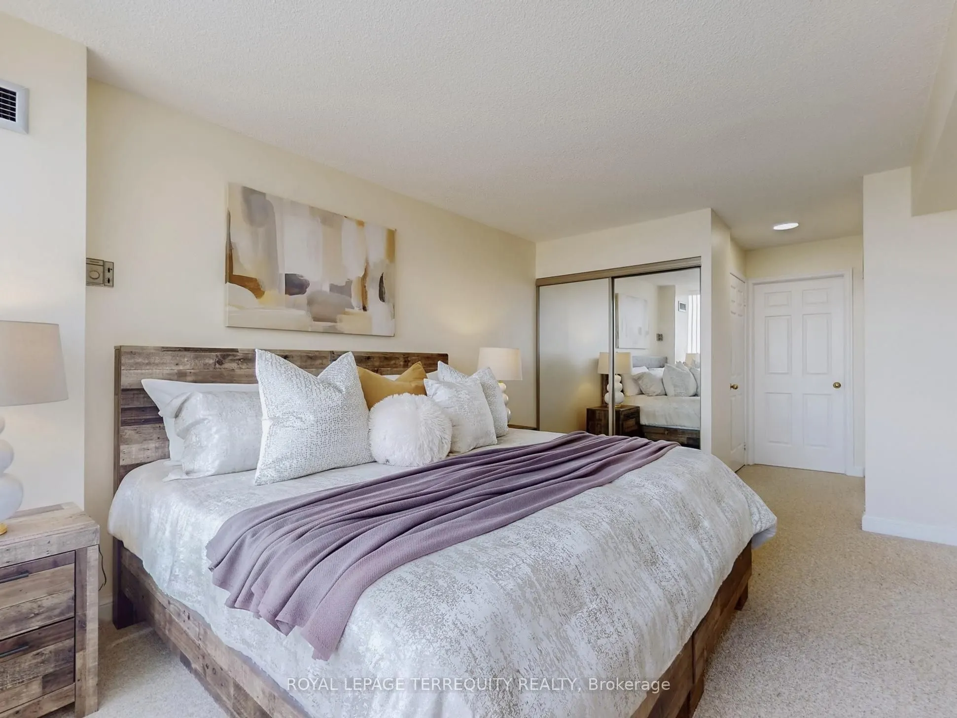 24 Hanover Road, #1709