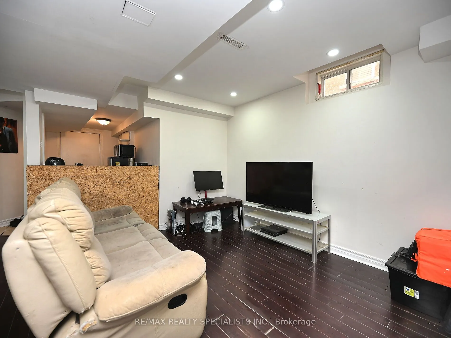 64 Mossgrove Crescent