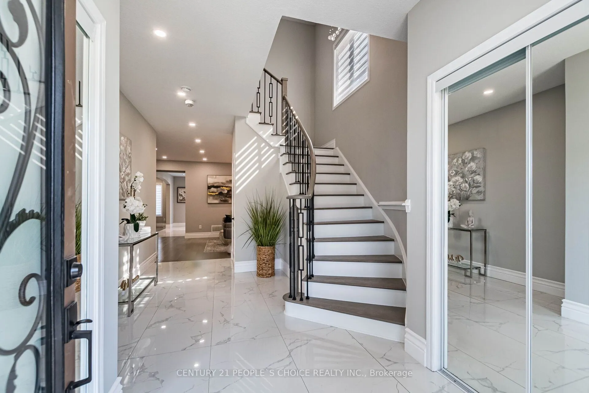 78 Abercrombie Crescent E