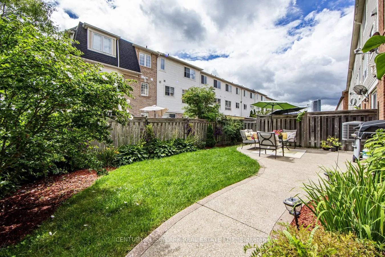 21 Decker Hollow Circle