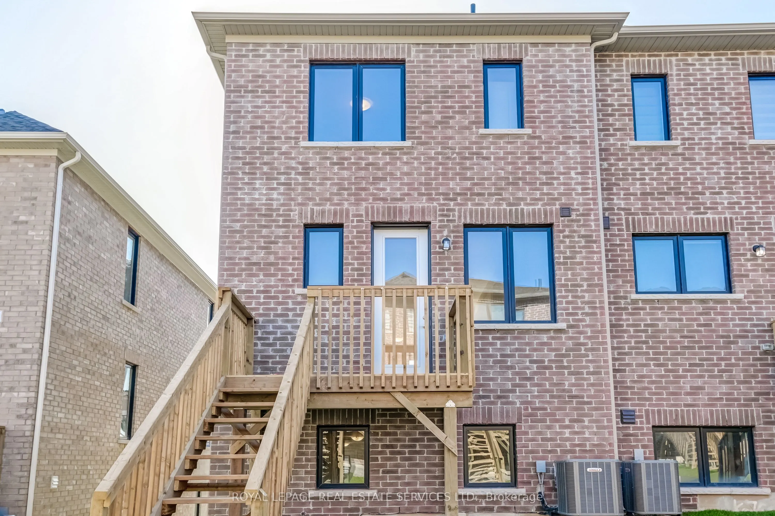 1387 Almonte Drive