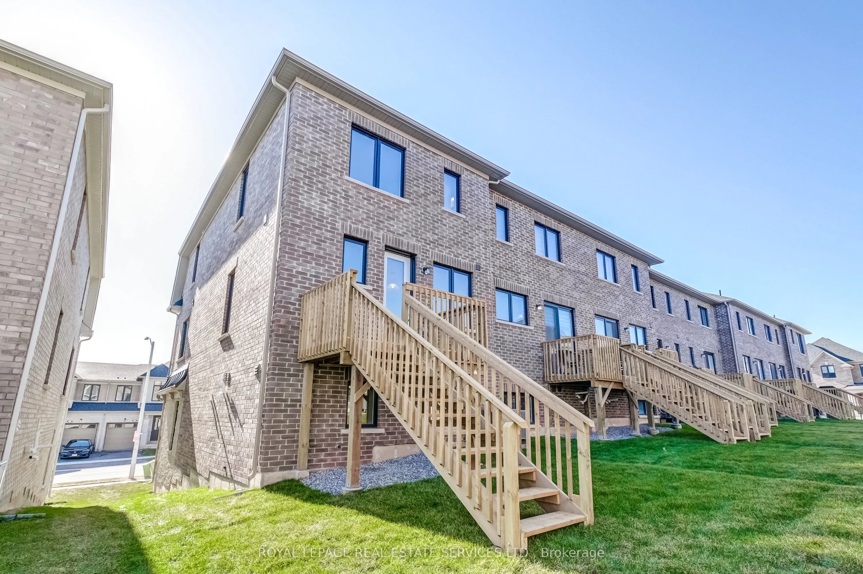 1387 Almonte Drive