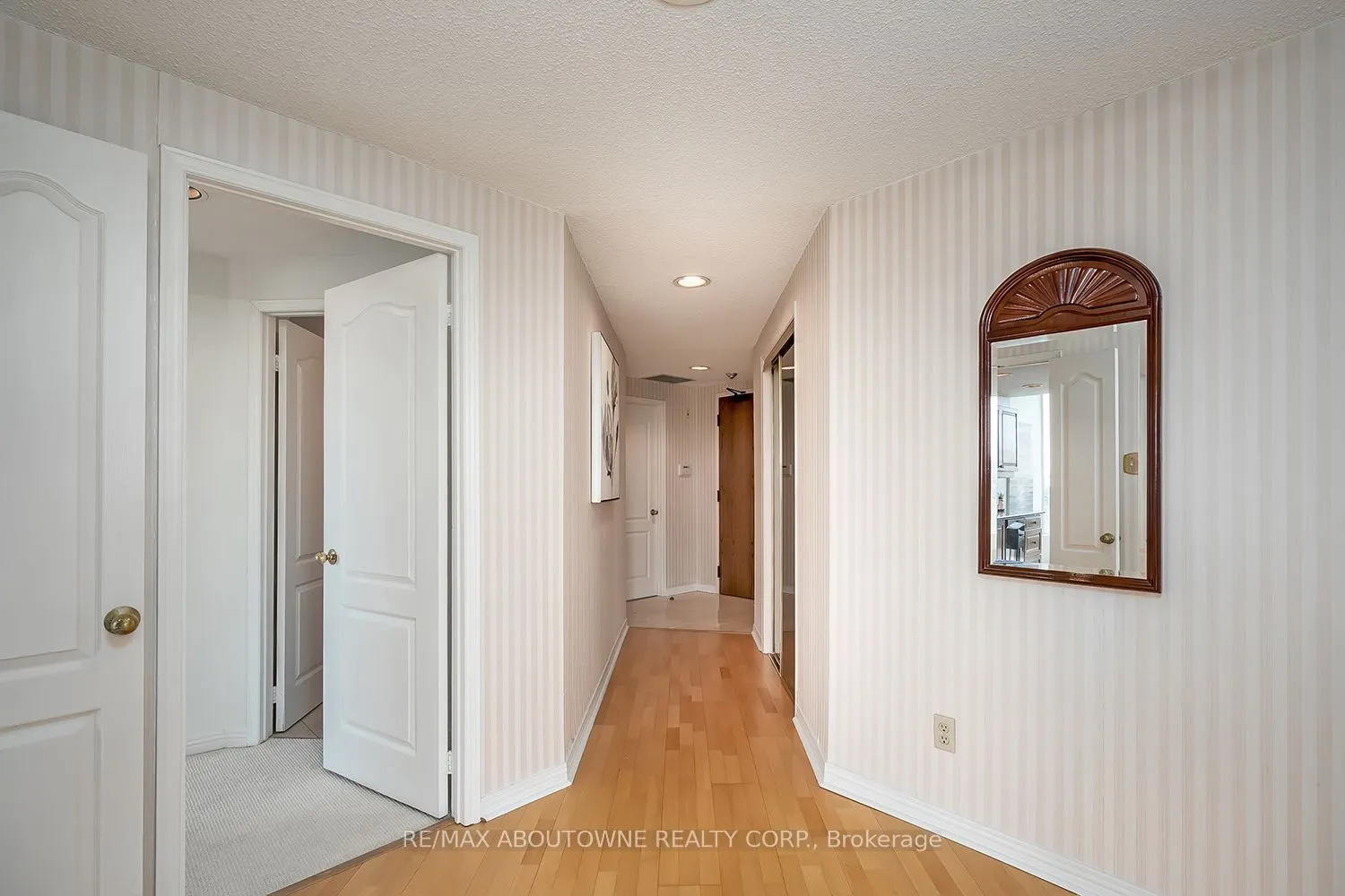 1903 Pilgrims Way, #504