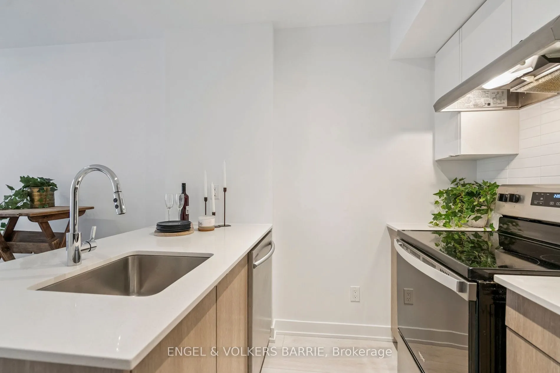 1137 Cooke Boulevard, #214