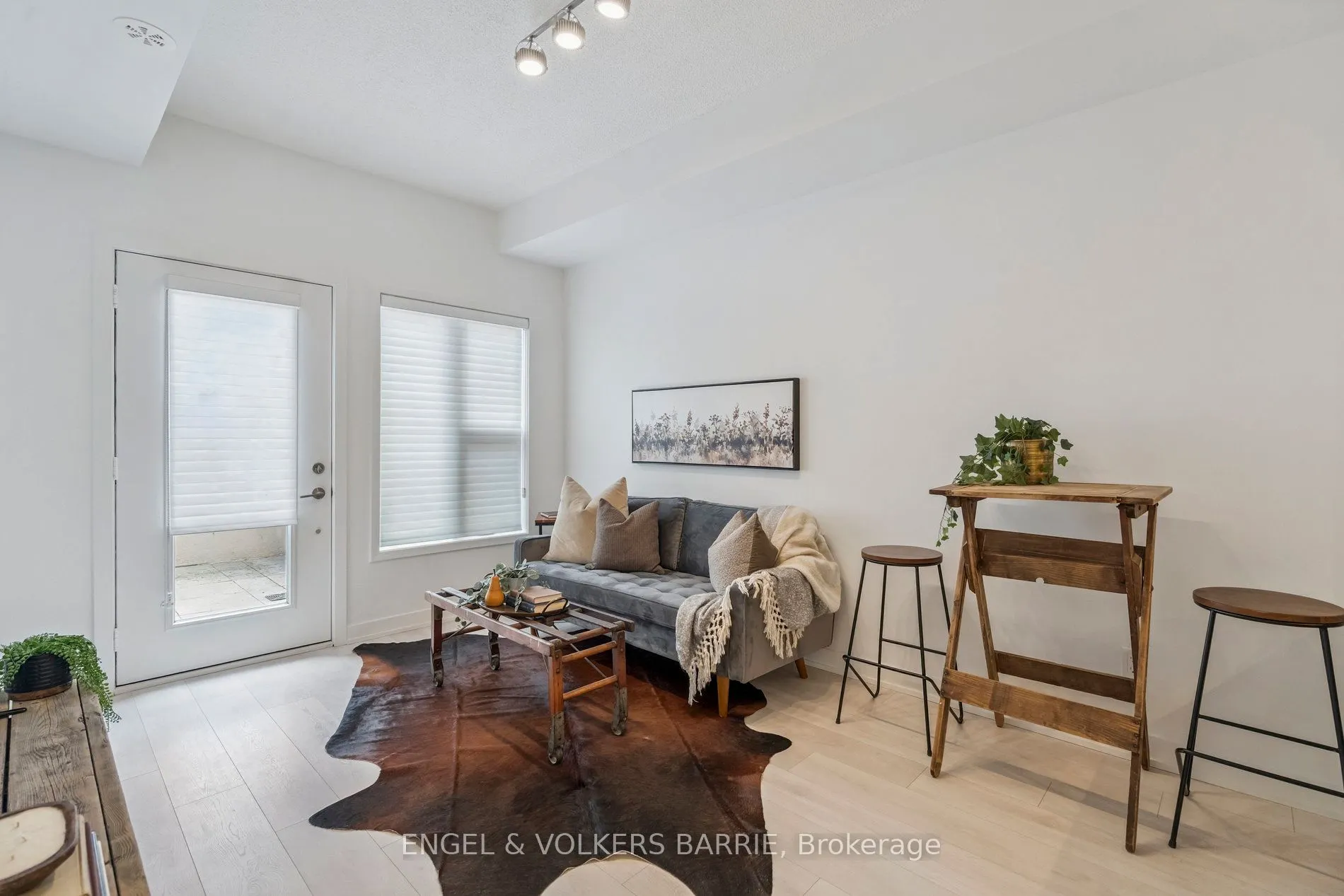 1137 Cooke Boulevard, #214