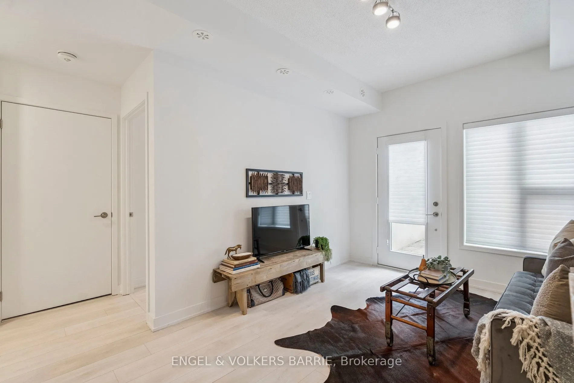 1137 Cooke Boulevard, #214