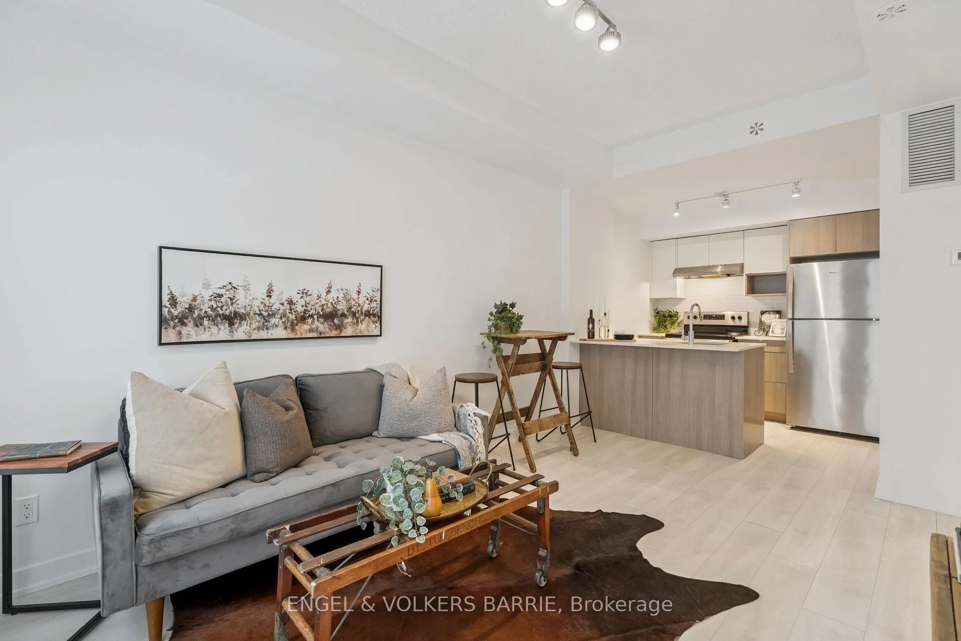1137 Cooke Boulevard, #214