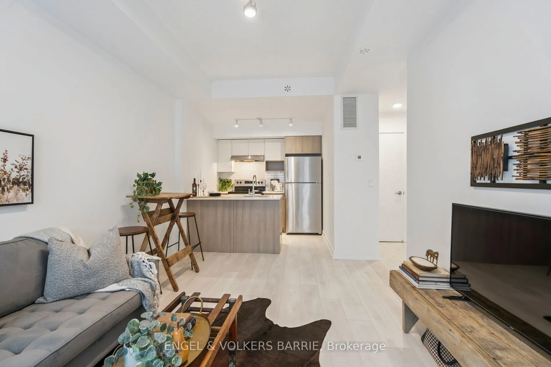 1137 Cooke Boulevard, #214