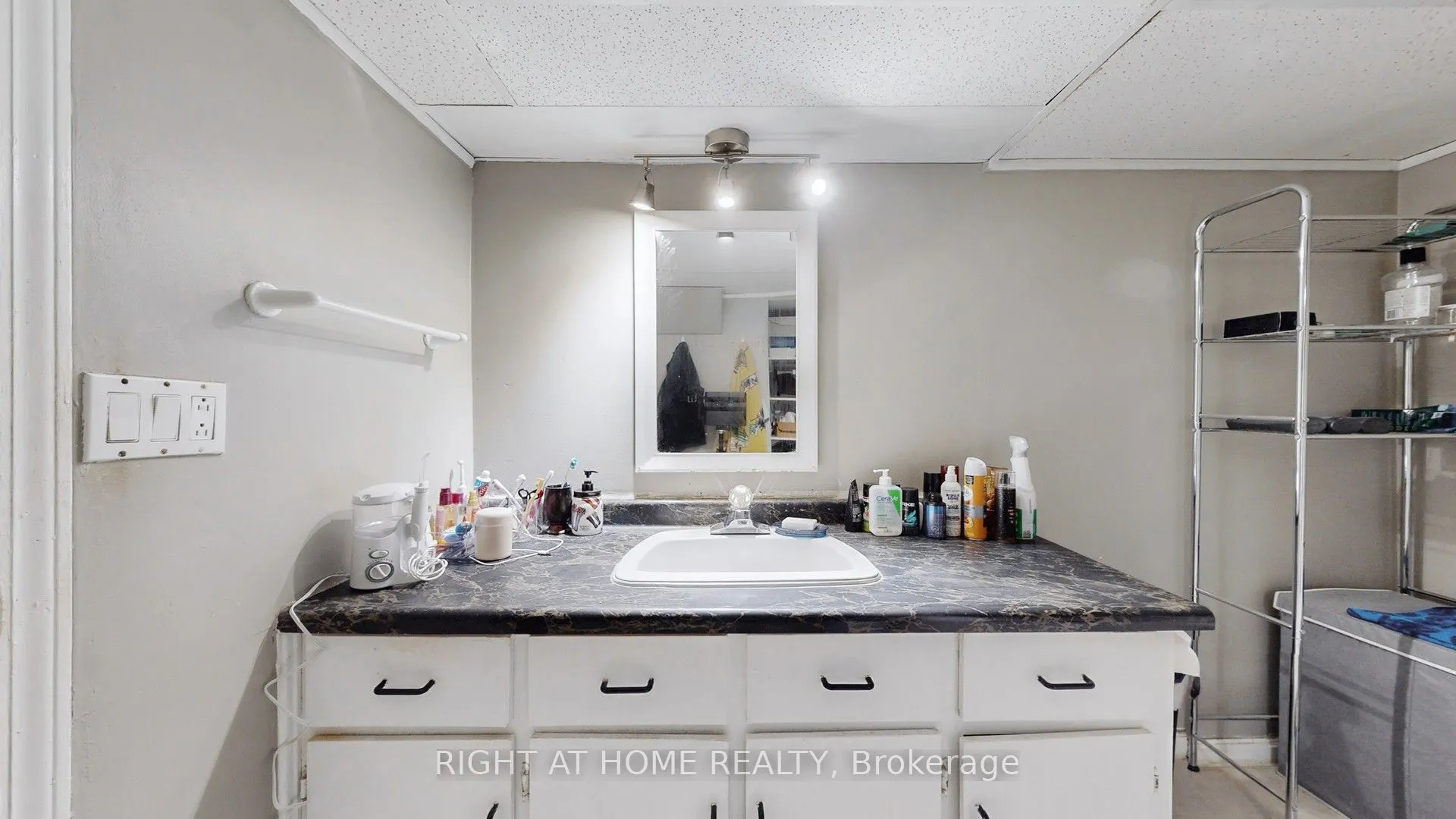 3456 Oakglade Crescent