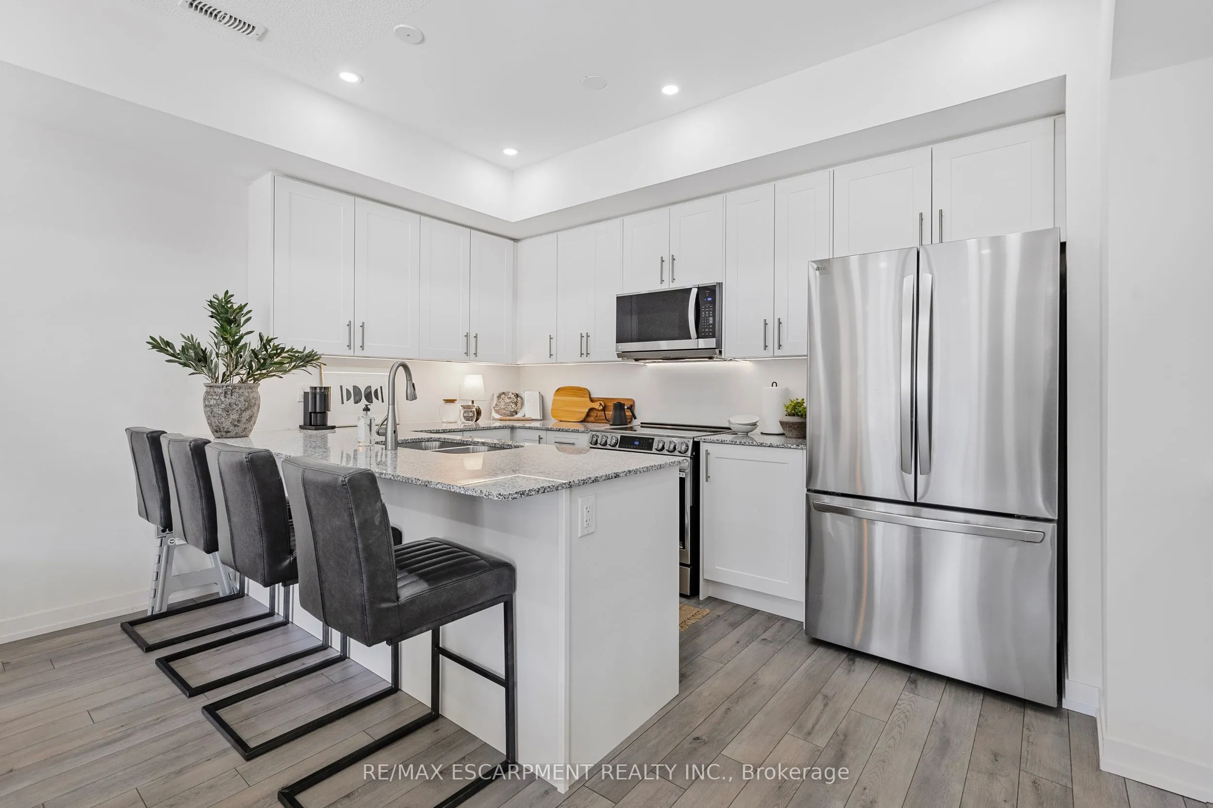 1543 Hilson Heights