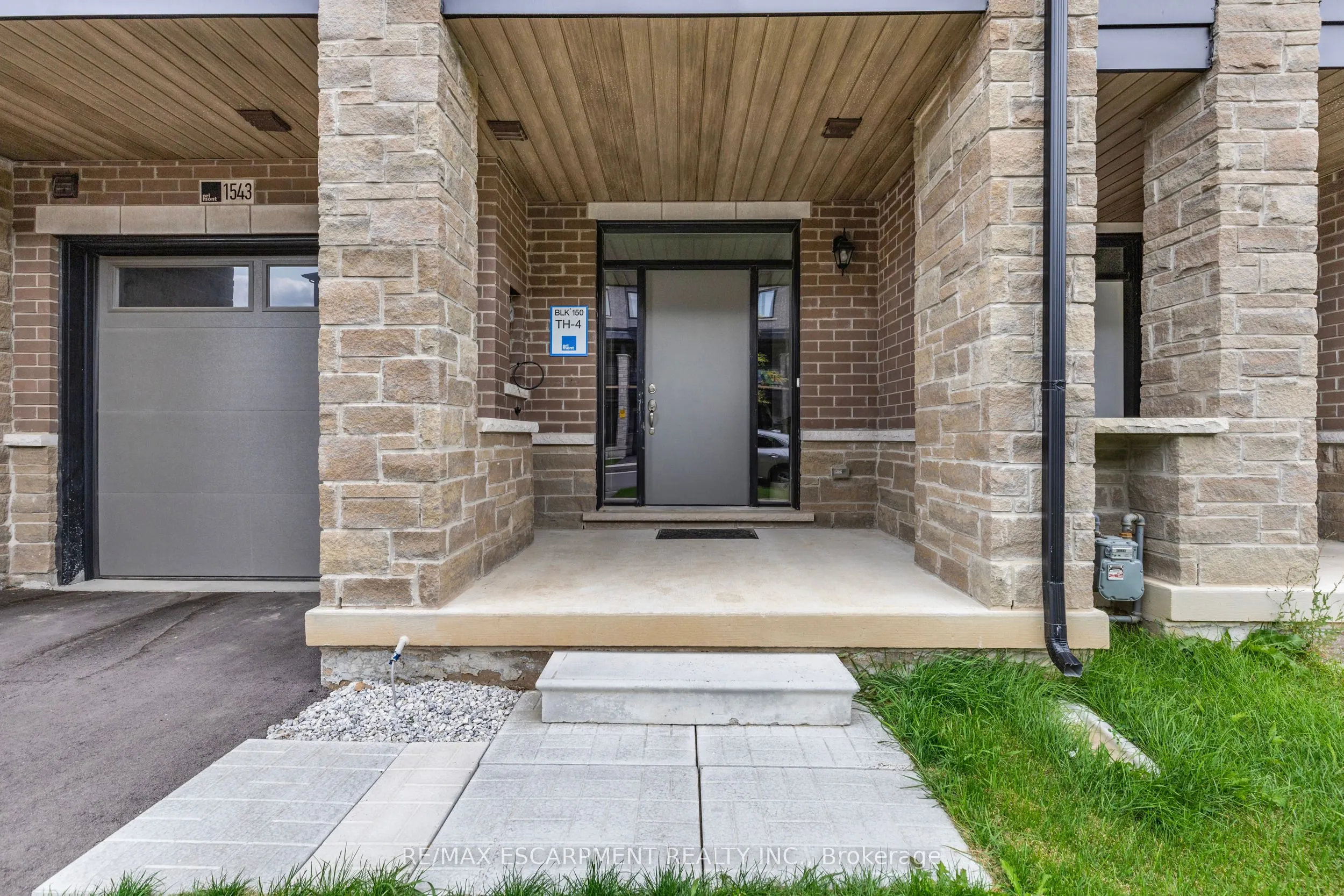 1543 Hilson Heights