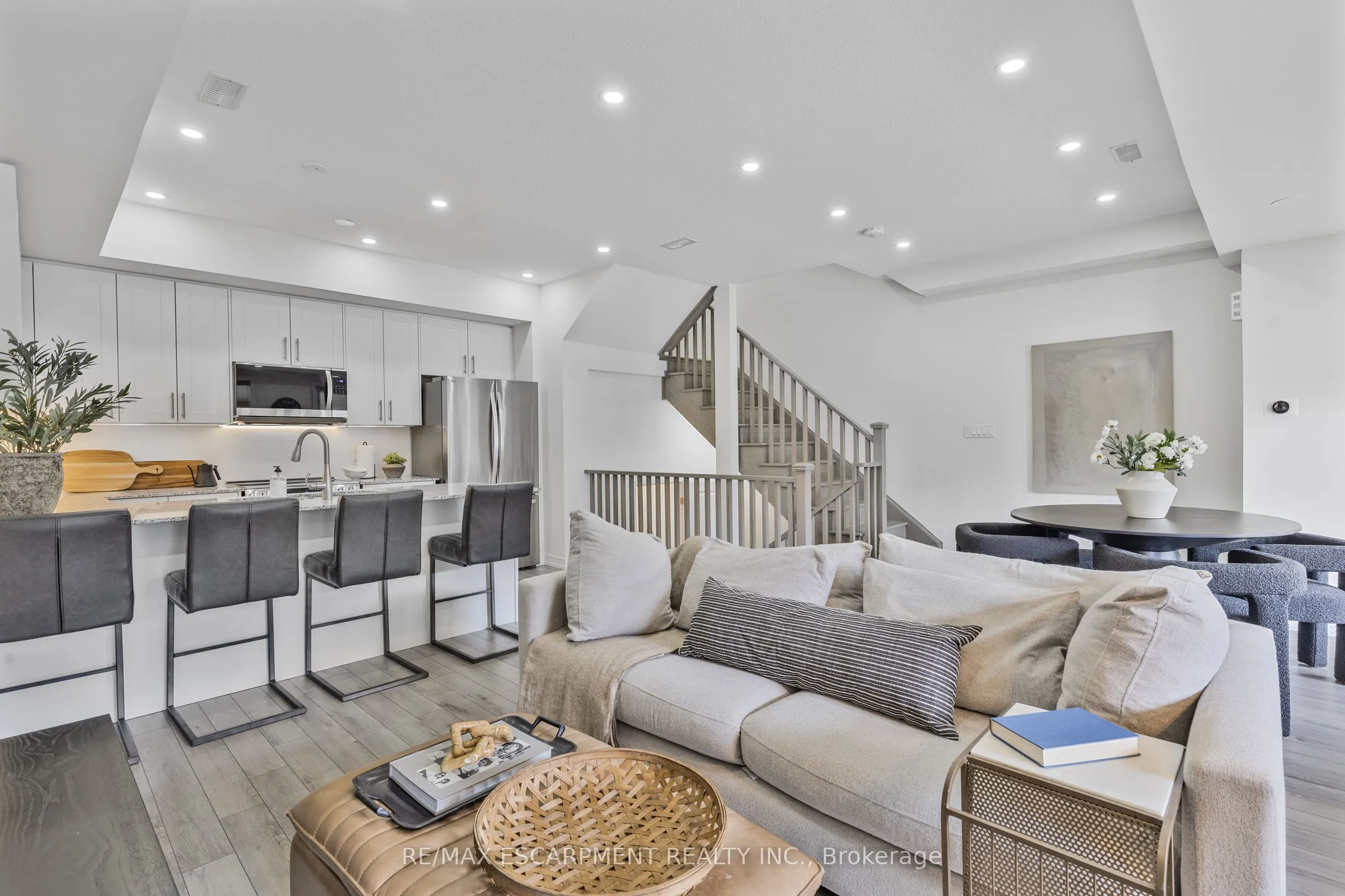1543 Hilson Heights