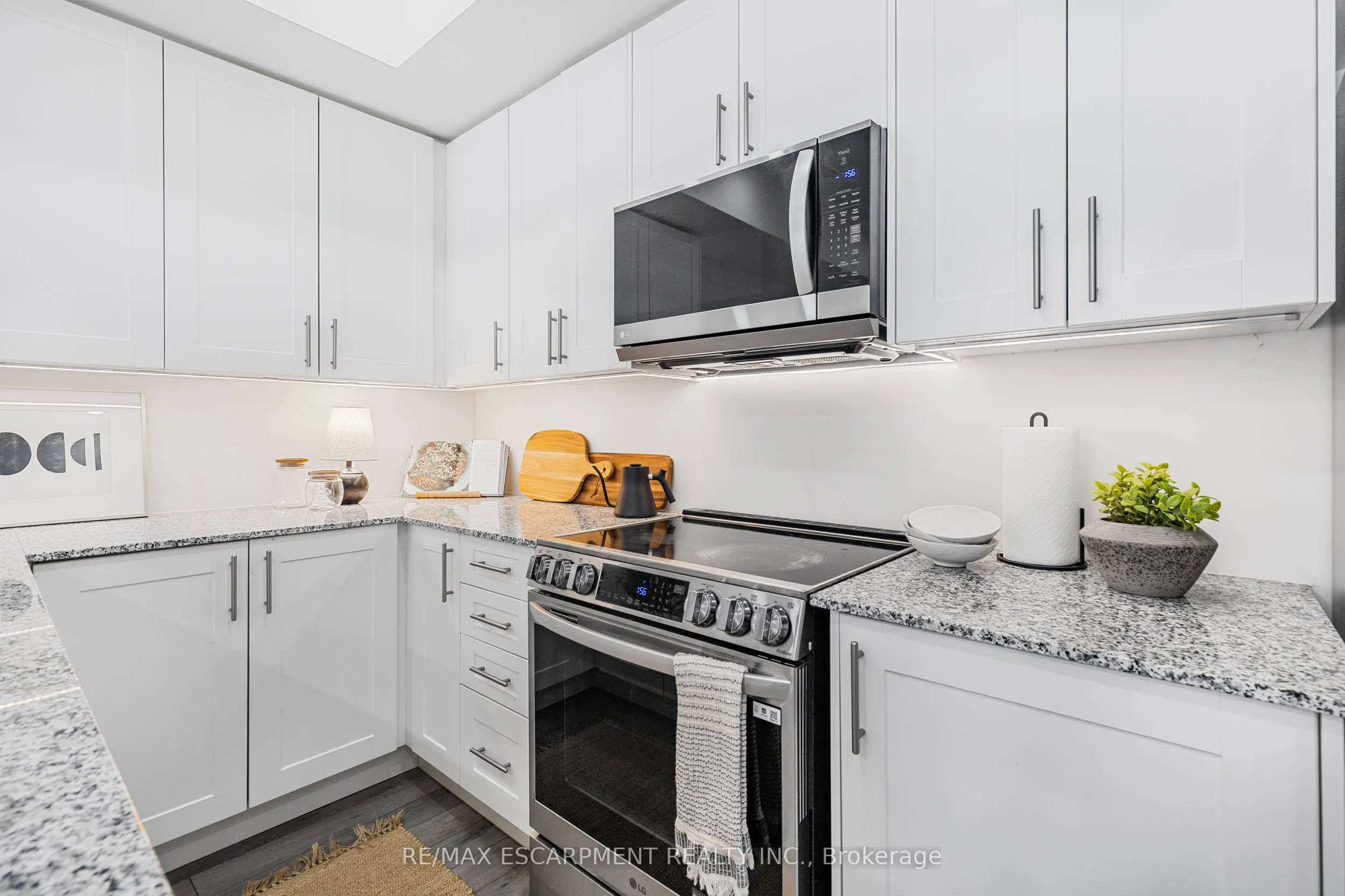 1543 Hilson Heights