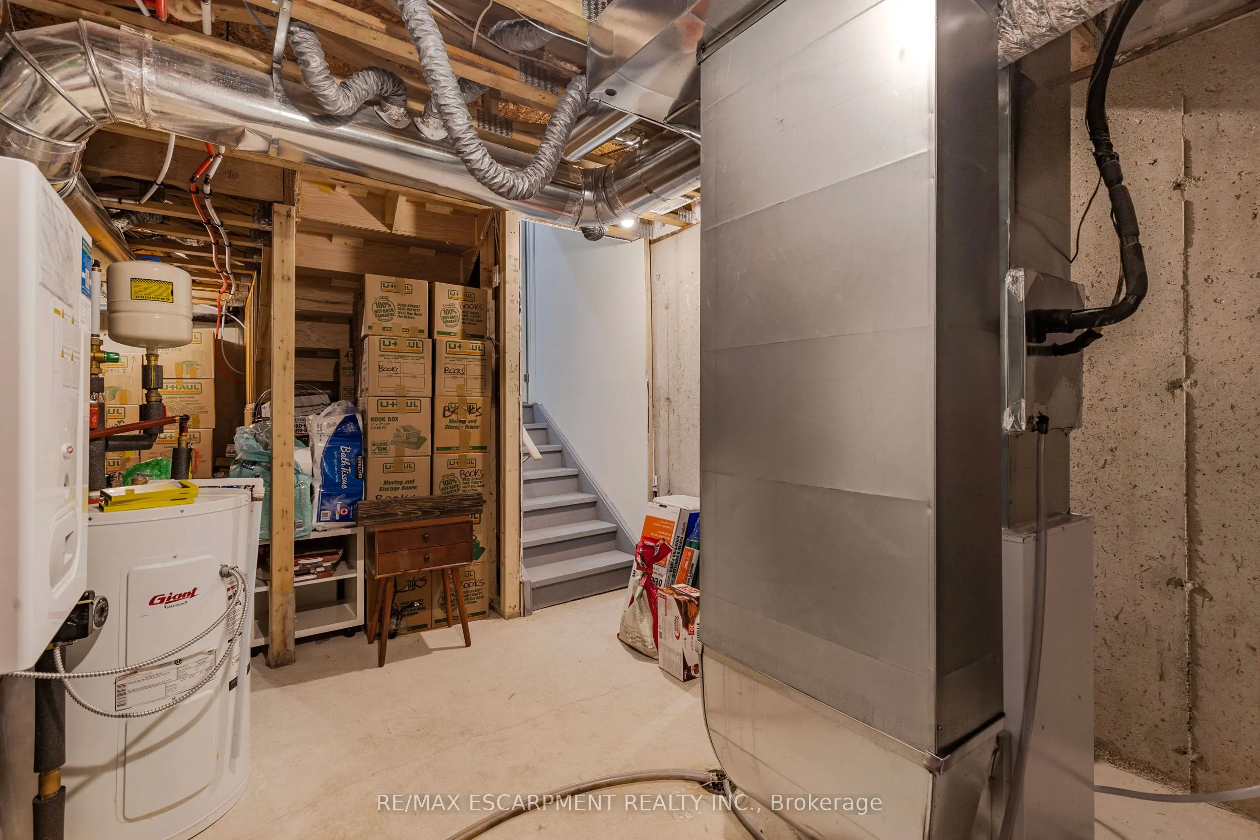 1543 Hilson Heights