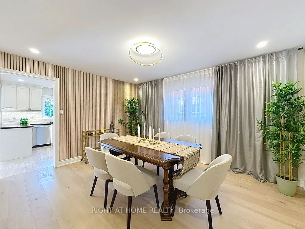 1986 Roy Ivor Crescent