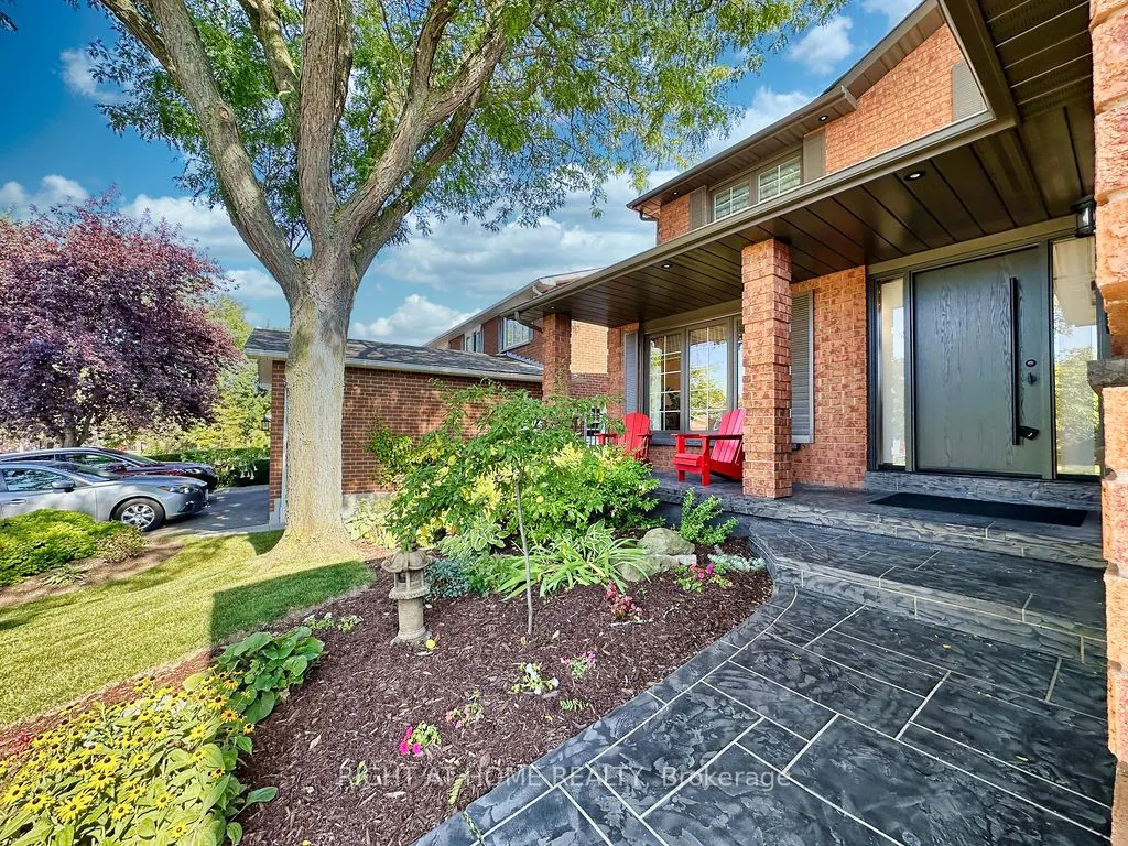 1986 Roy Ivor Crescent