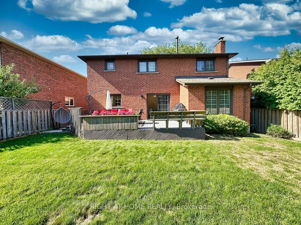 1986 Roy Ivor Crescent