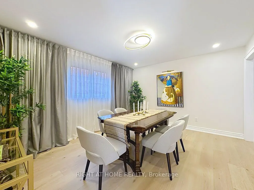 1986 Roy Ivor Crescent