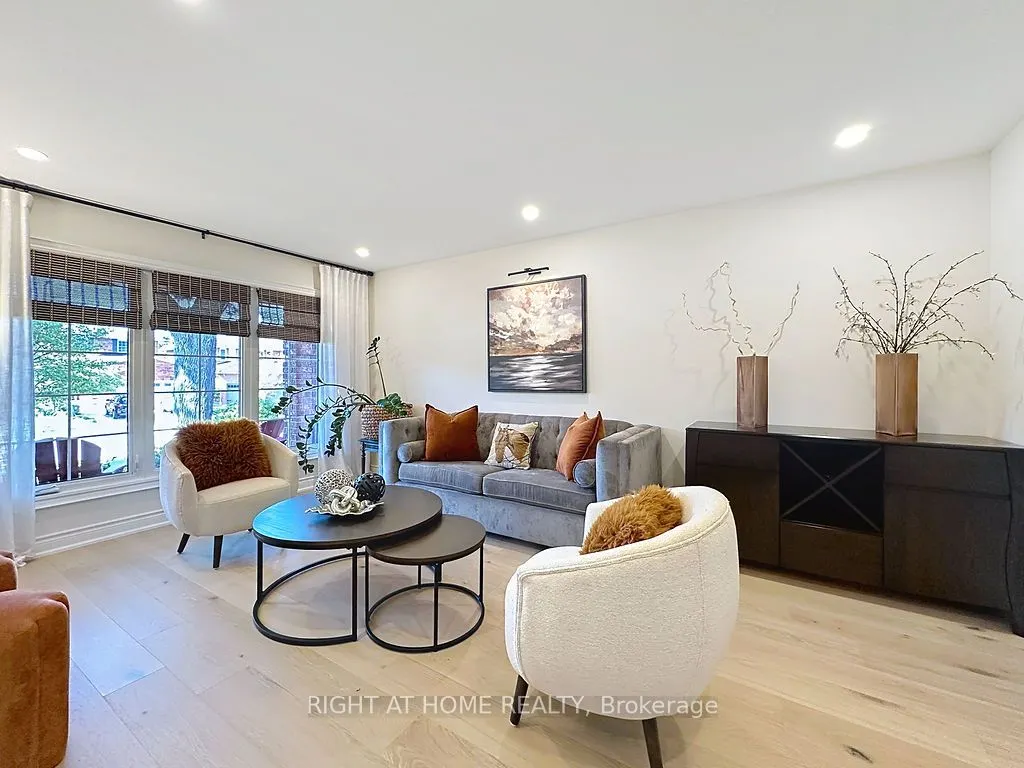 1986 Roy Ivor Crescent
