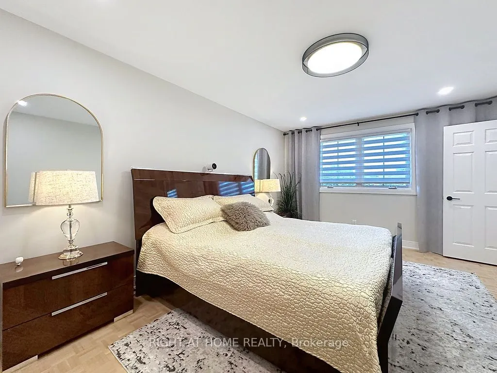 1986 Roy Ivor Crescent