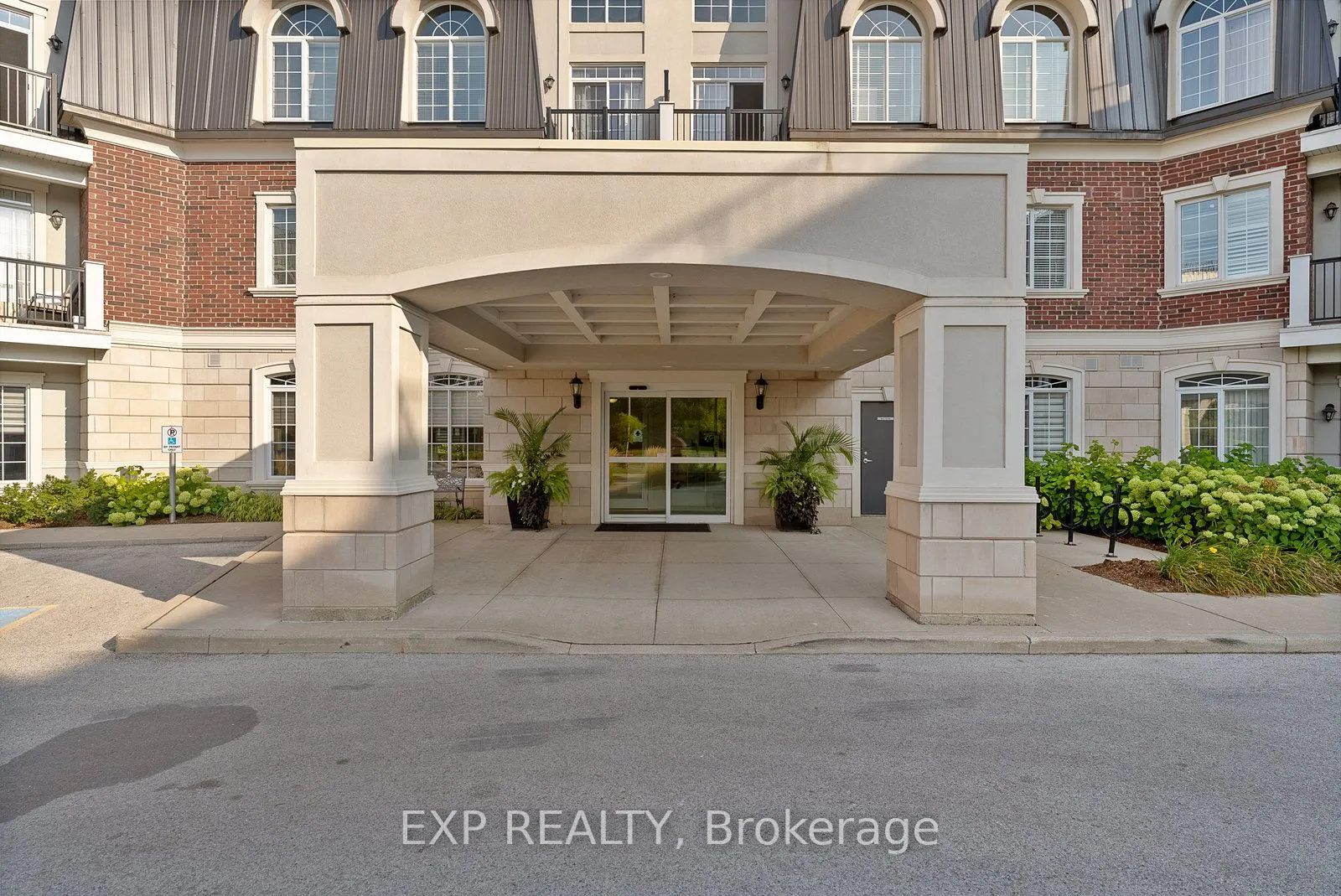 2300 Upper Middle Road W, #325