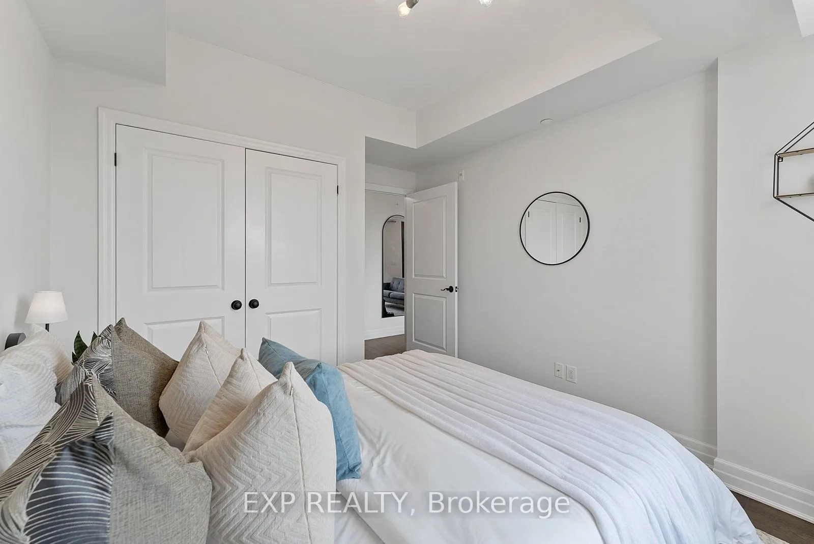 2300 Upper Middle Road W, #325