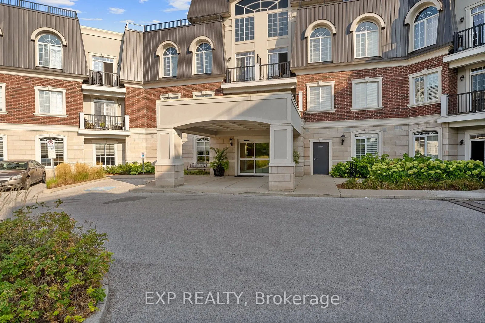 2300 Upper Middle Road W, #325