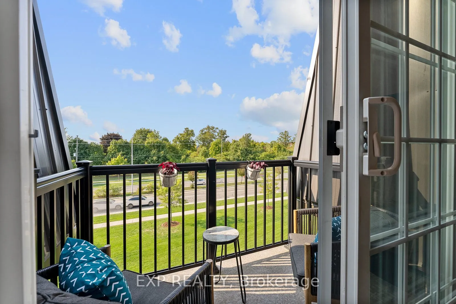 2300 Upper Middle Road W, #325
