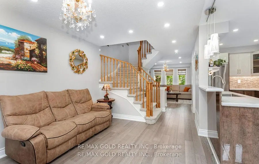2665 Thomas Street, #94
