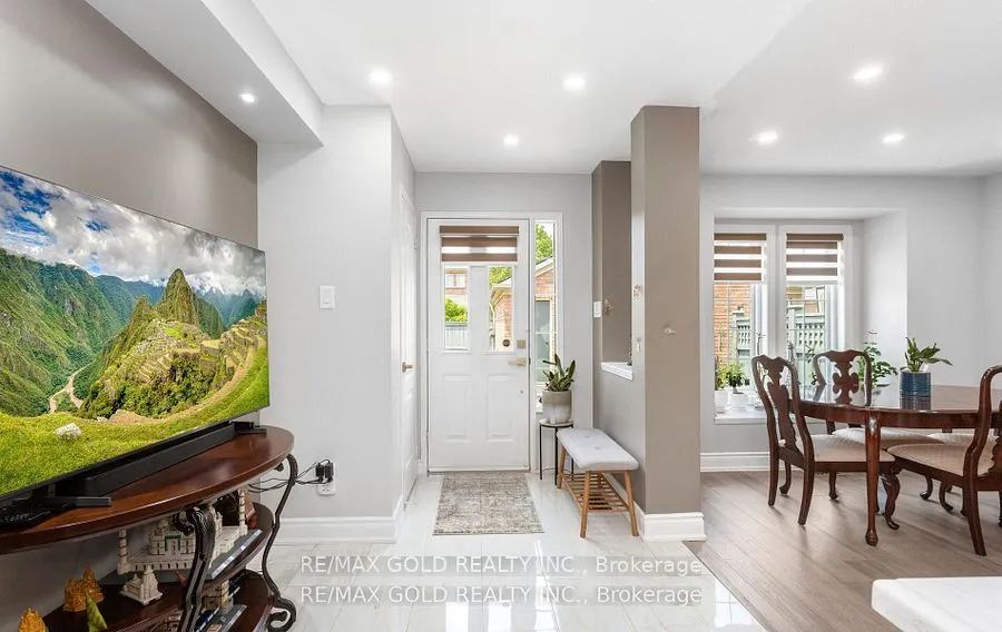 2665 Thomas Street, #94
