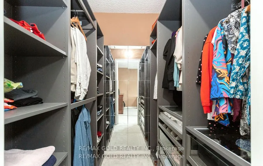 2665 Thomas Street, #94