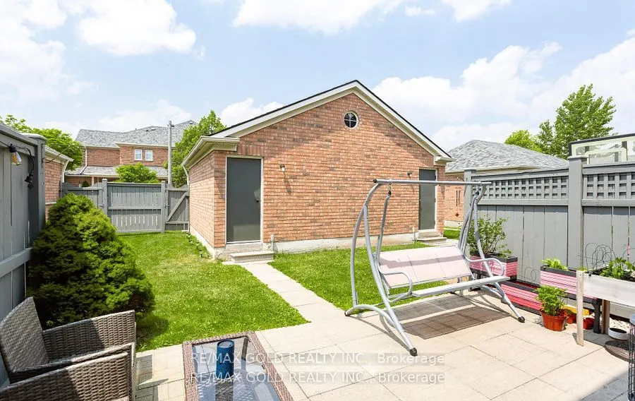 2665 Thomas Street, #94