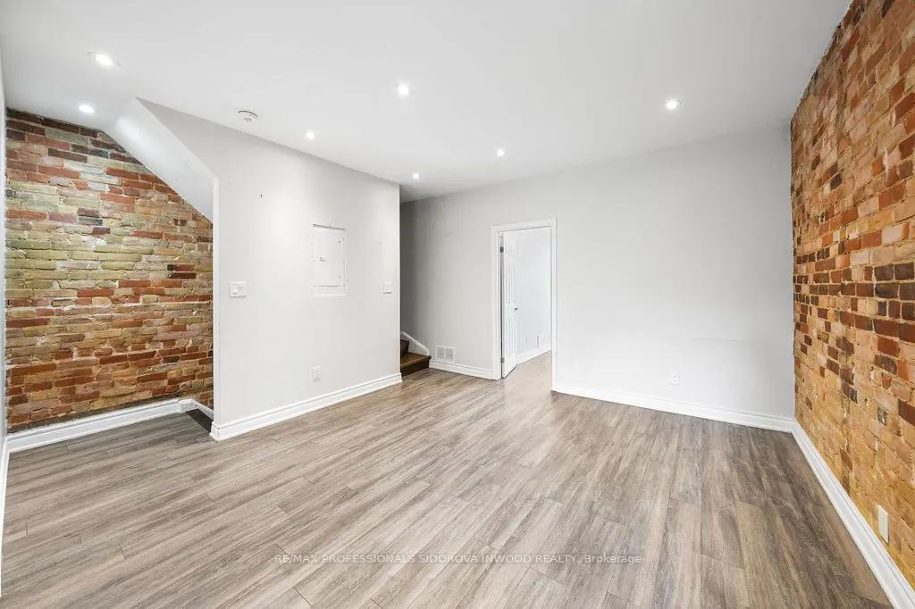 13 Spencer Avenue