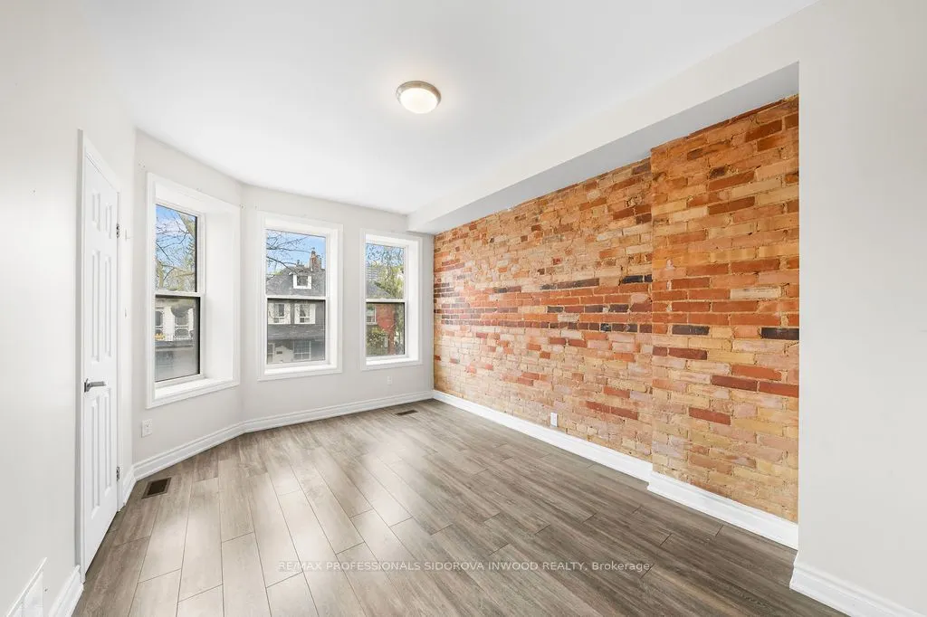 13 Spencer Avenue