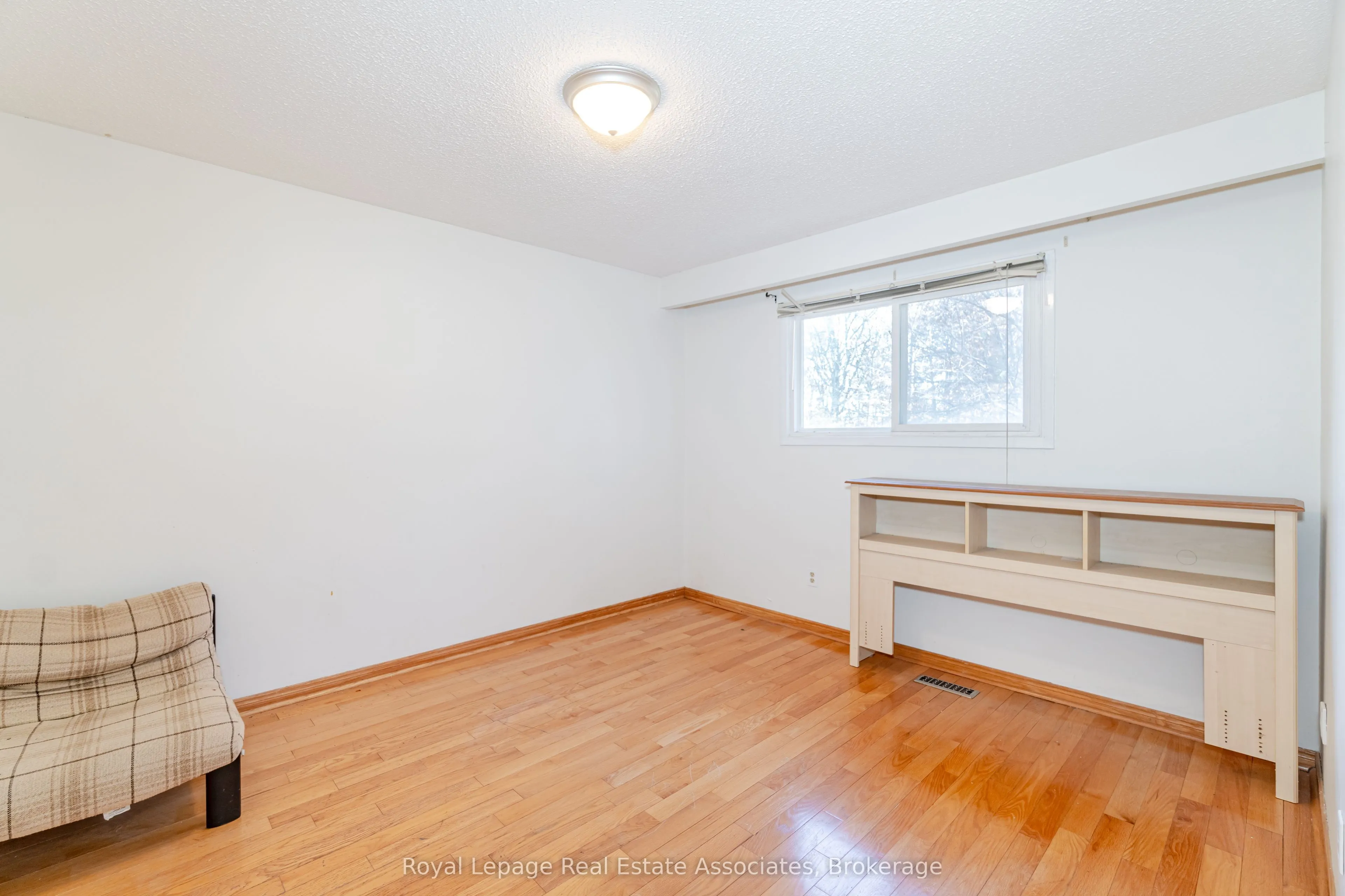 3301 Tallmast Crescent