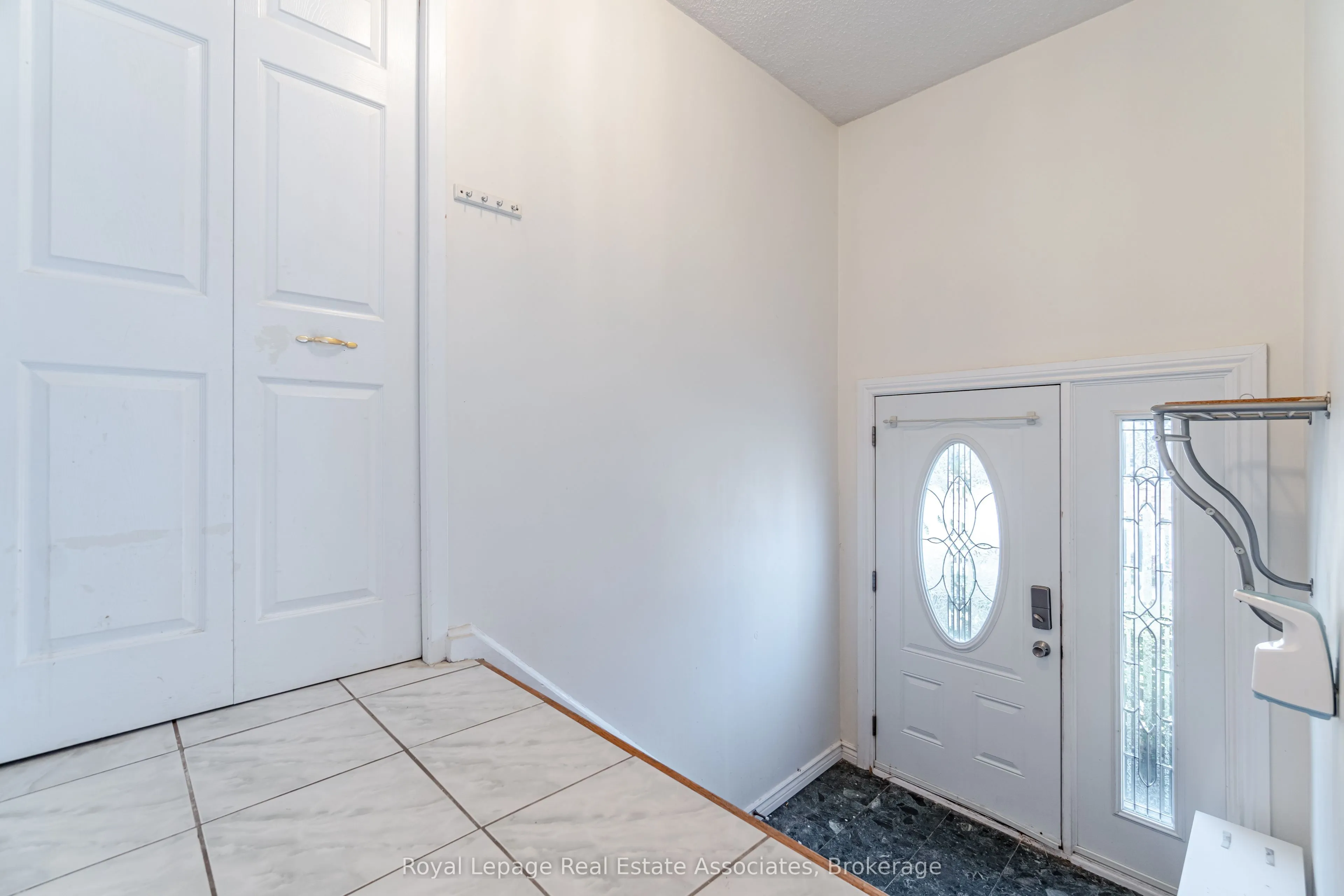 3301 Tallmast Crescent