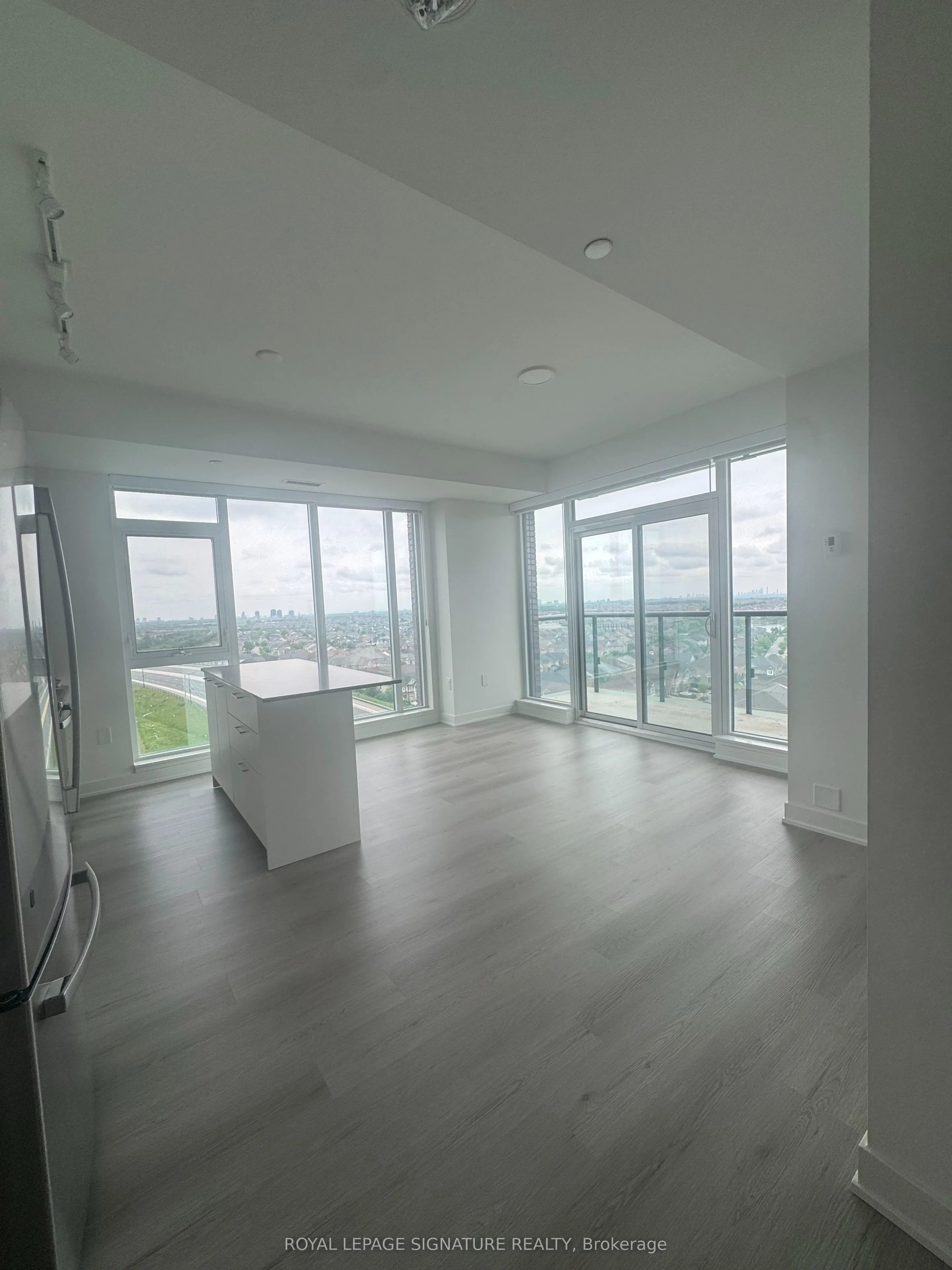 40 Lagerfeld Drive, #504
