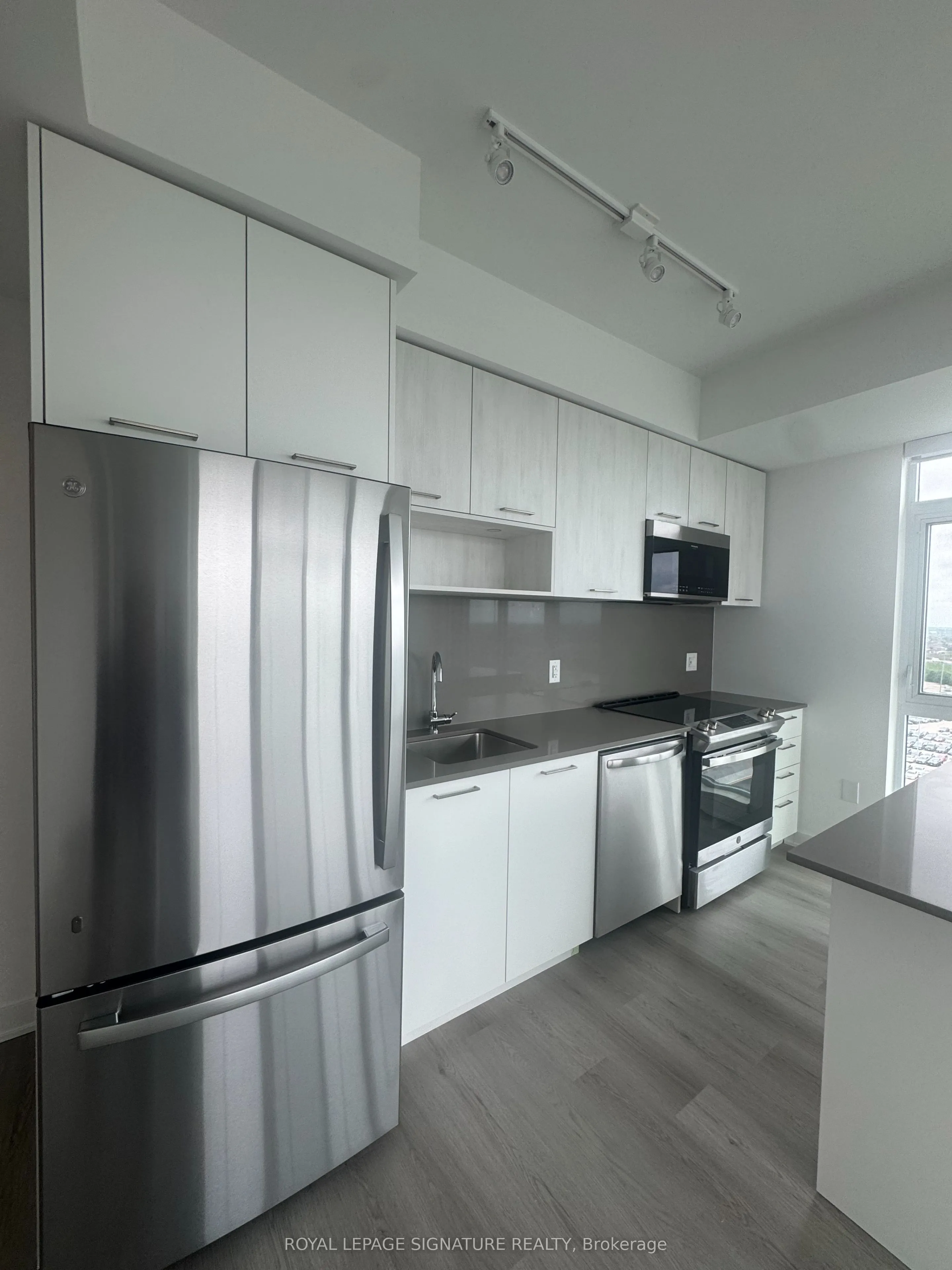 40 Lagerfeld Drive, #504