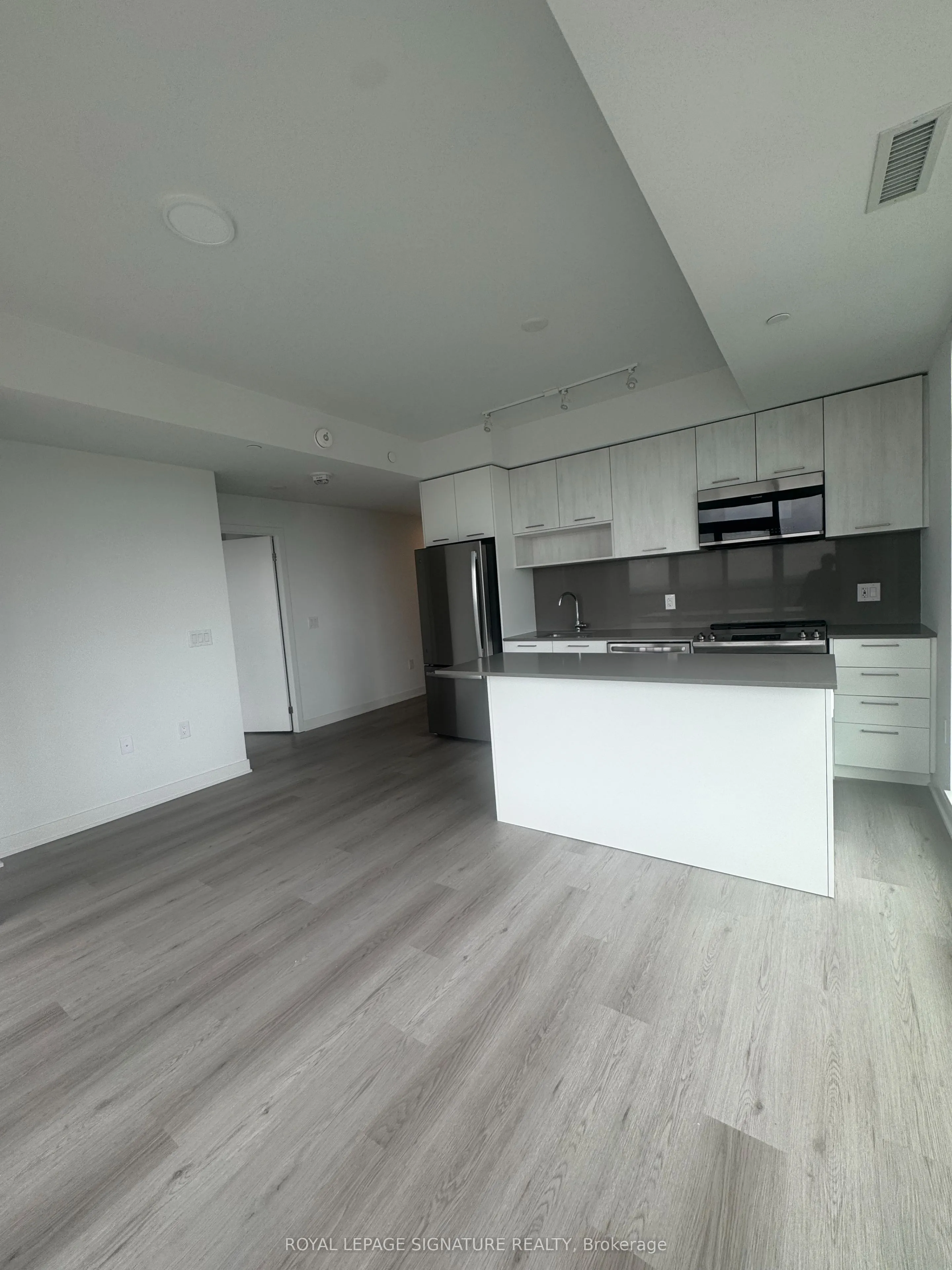 40 Lagerfeld Drive, #504