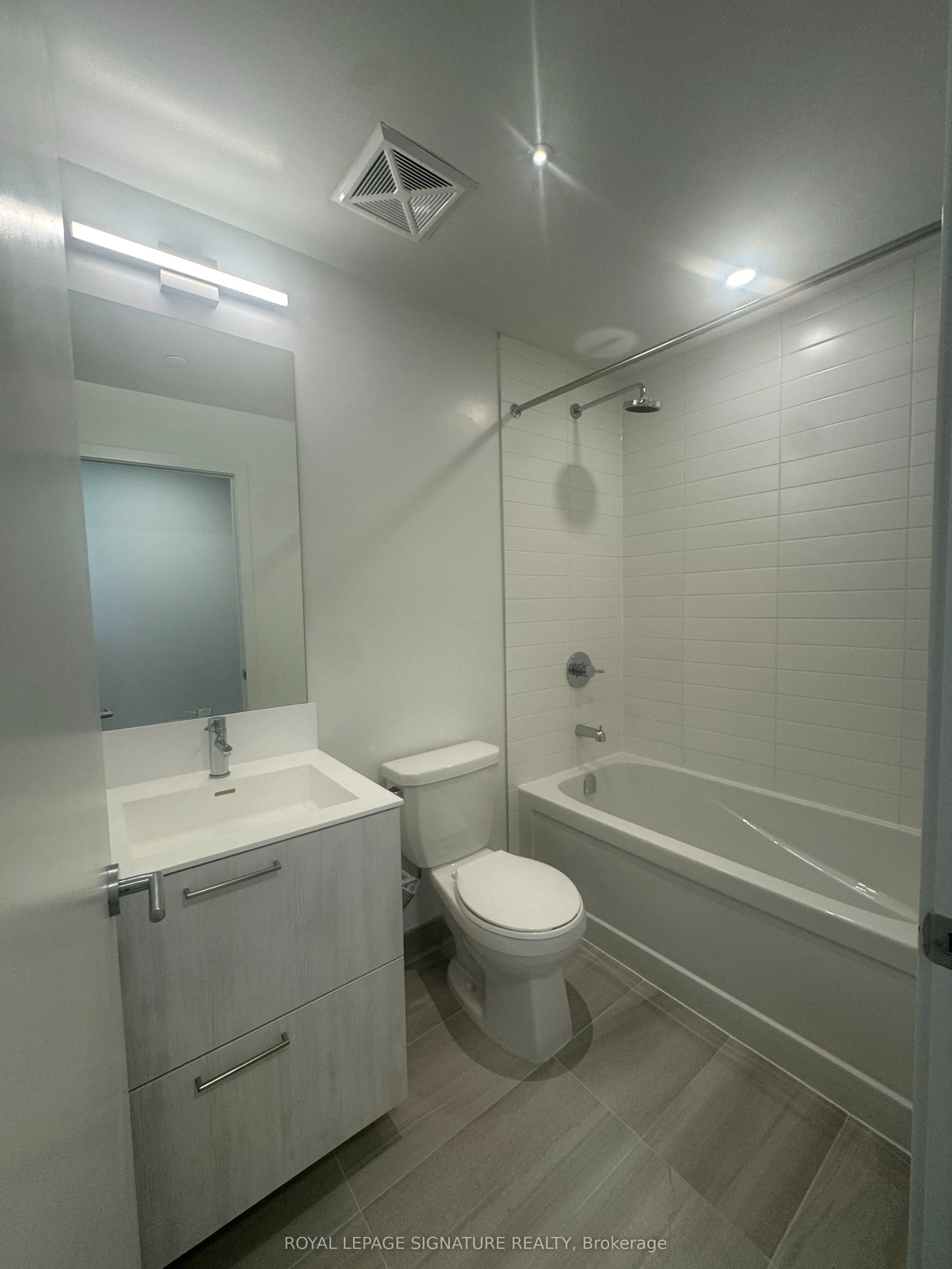 40 Lagerfeld Drive, #504